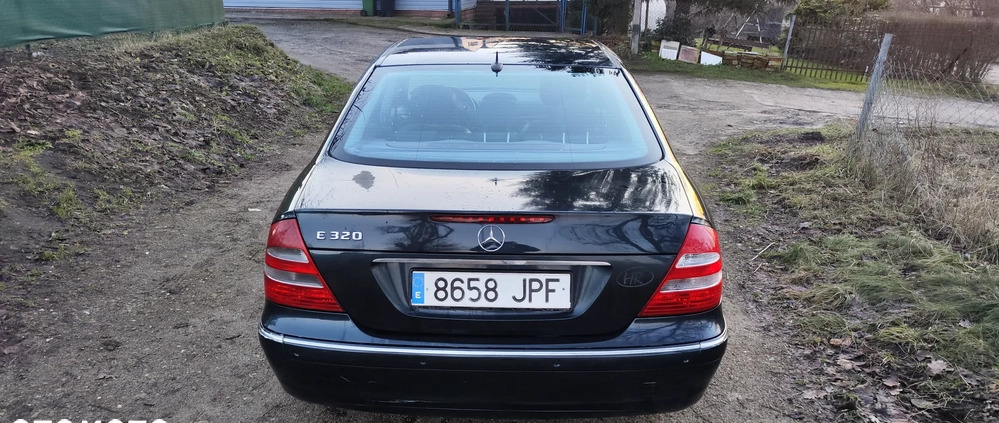 Mercedes-Benz Klasa E cena 12500 przebieg: 329500, rok produkcji 2002 z Słupsk małe 106